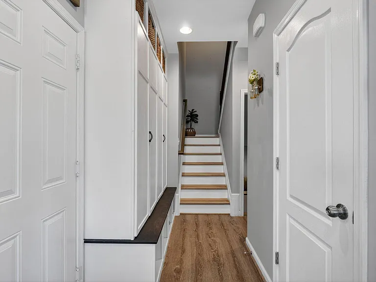 980 Basswood Dr — Photo 25
