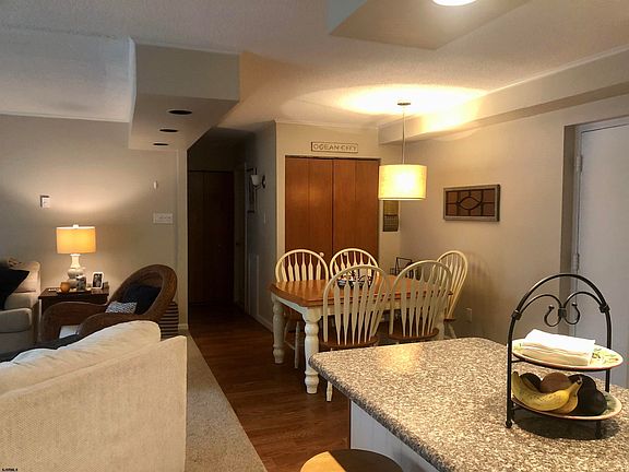 5th image of 301 41st St