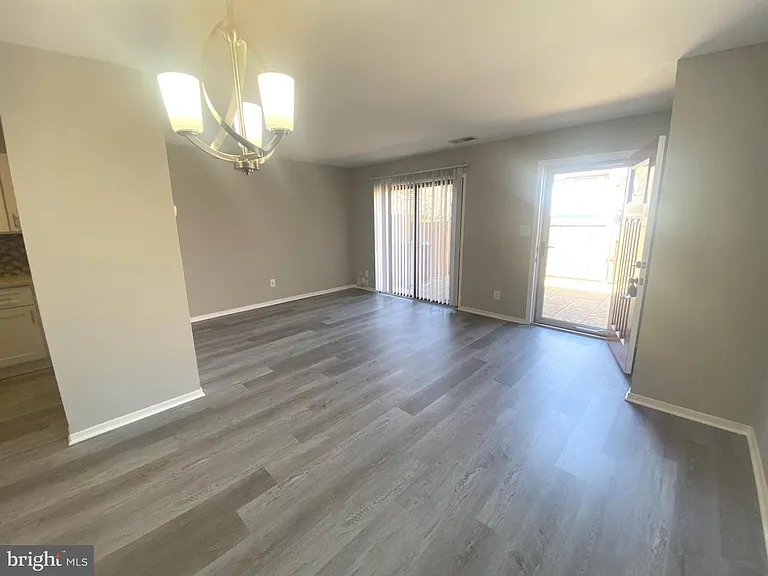 9819 Brookridge Ct — Photo 8