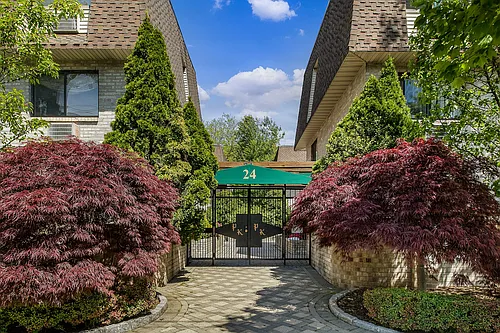 24 Carhart Ave #318 Photo 1