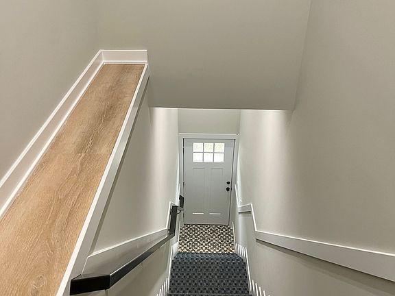 2nd image of 2158 W 21st St #7