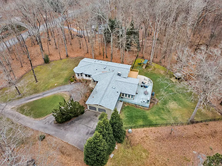 1126 Trailwood Dr — Photo 94