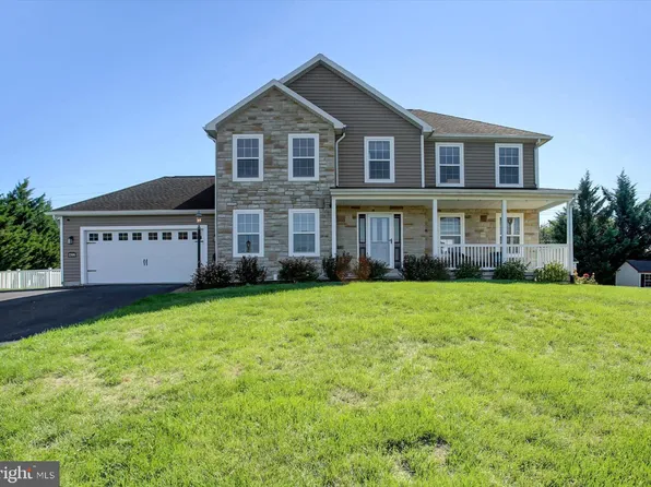 12976 Daybreak Ln, Greencastle, PA 17225