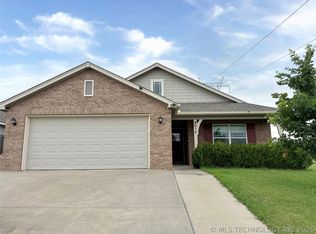 4013 W 105th St S, Jenks, OK 74037