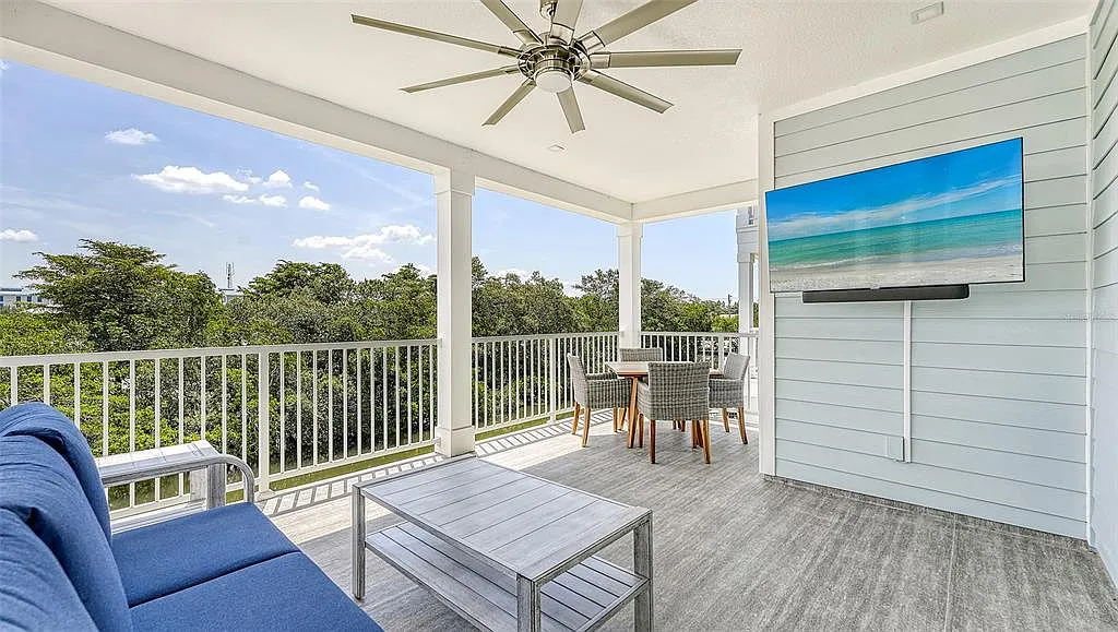 3 bed, 2.5 bath, 1678 sqft, $8,000 — Photo 4