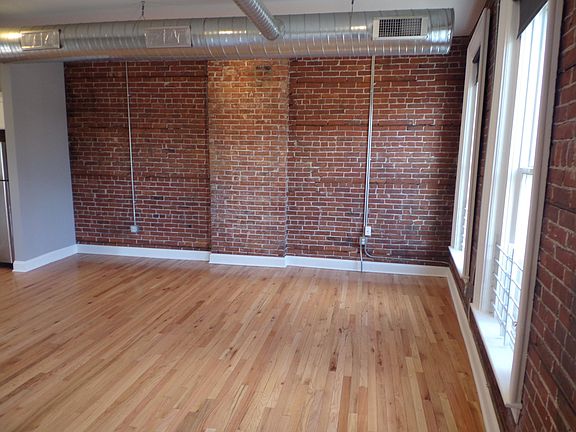 4th image of 1524 Main St #2
