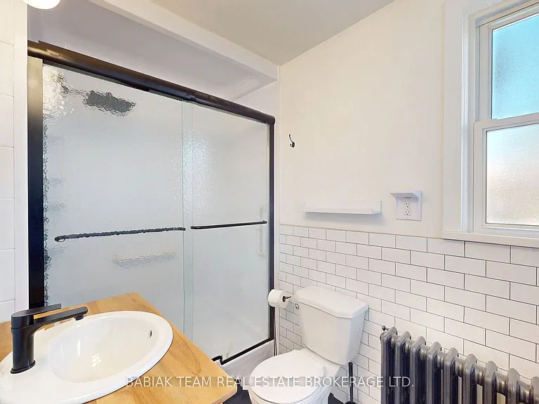 40 Alexander St — Photo 20
