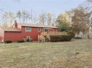 7 Nised Dr, North Kingstown, RI 02852