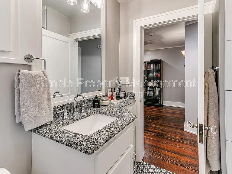 223 NW 21st St — Photo 29