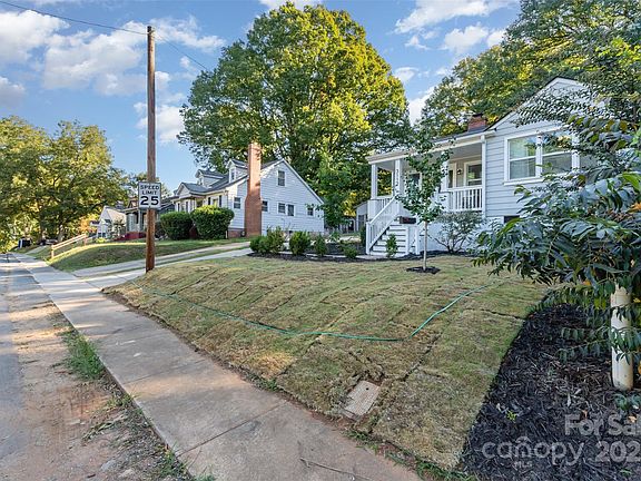 3rd image of 3112 Rush Ave