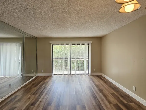 2050 N Congress Ave APT 309, West Palm Beach, FL 33401