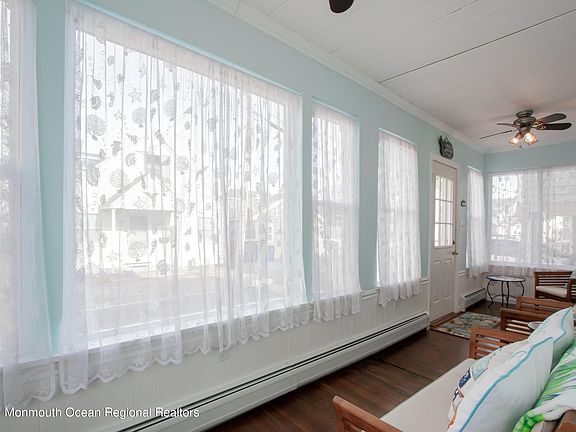 3rd image of 34 Waterview Way