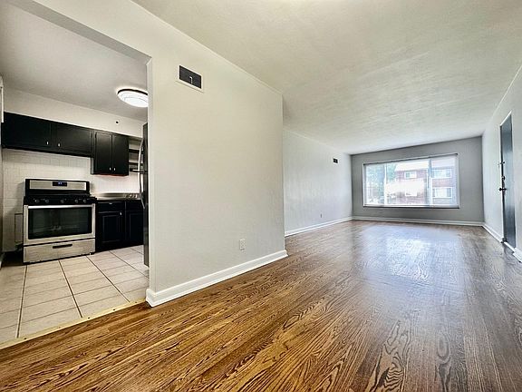 3rd image of 5952 Nagel Ave #1N