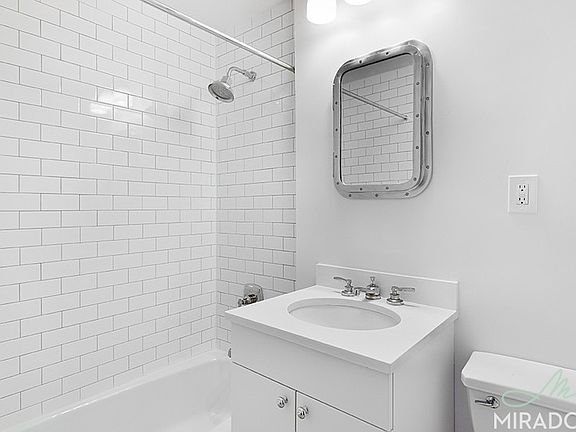 4th image of 26 E 13th St APT 6E