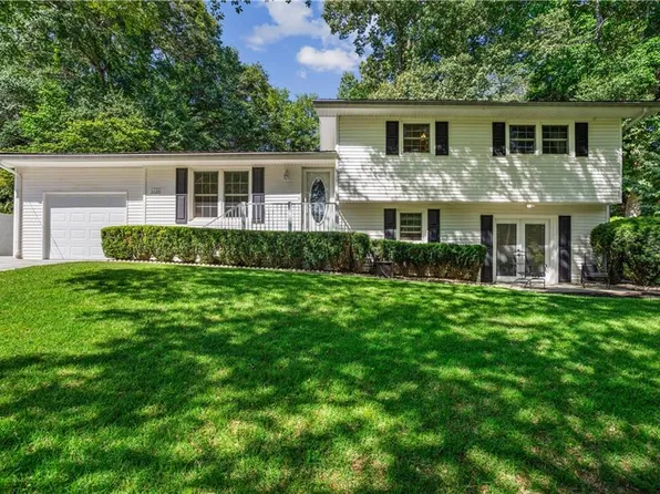2621 Pass Cir, Gainesville, GA 30506