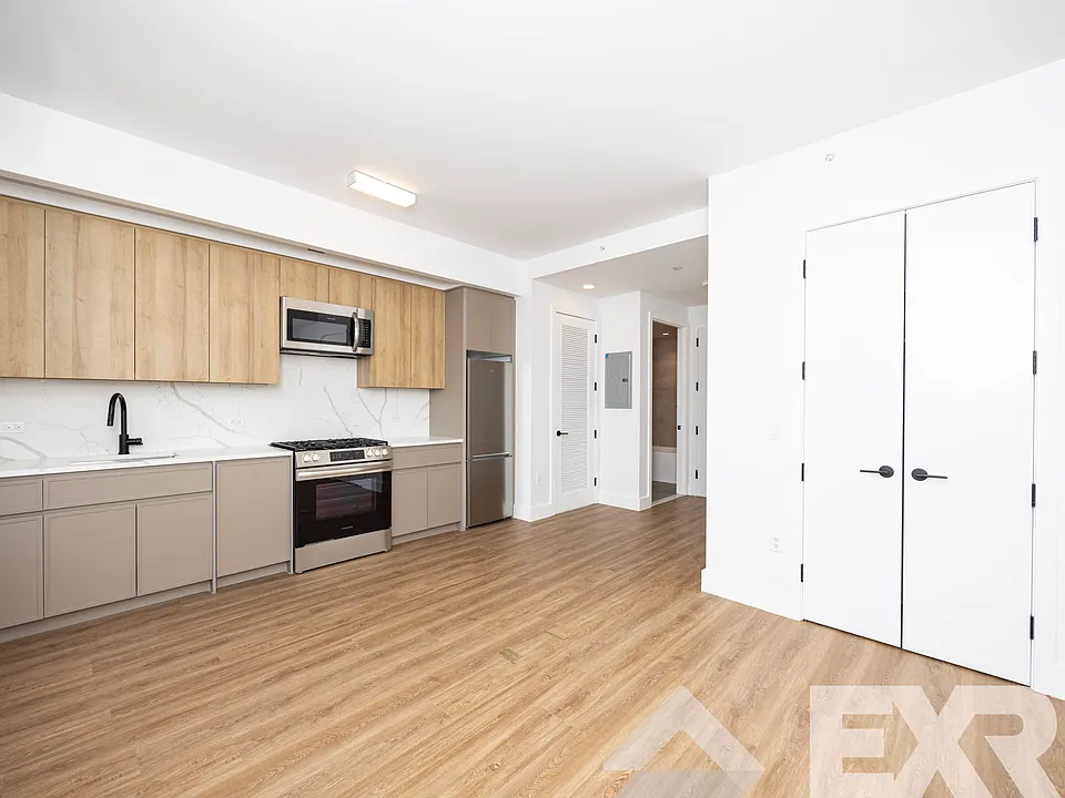 2230 Cropsey Ave #1211