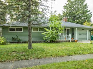 437 Crestview St, Flushing, MI 48433