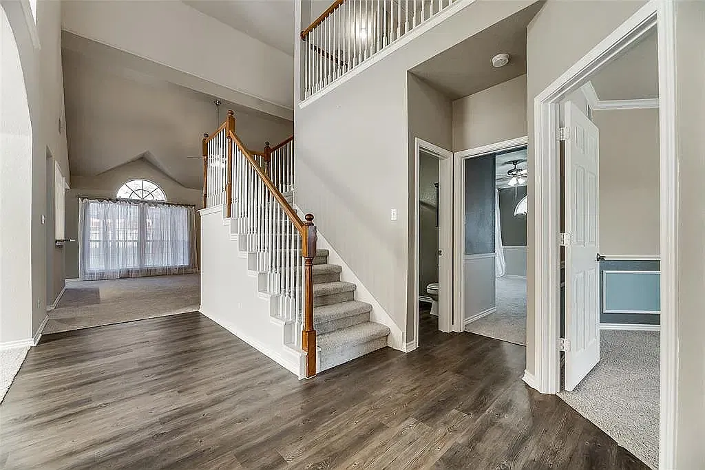 5 bed, 2745 sqft, $3,650 — Photo 3