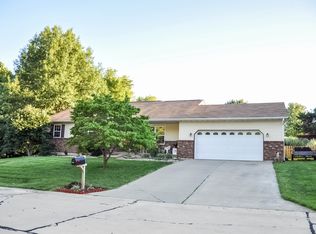 528 Andra Dr, Maryville, IL 62062