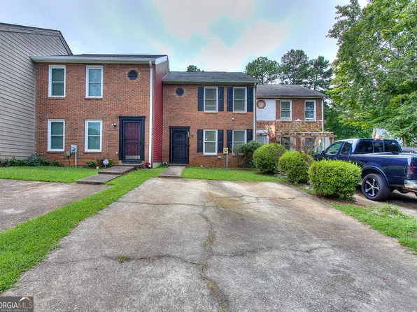 8080 Woodlake Dr, Riverdale, GA 30274