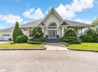 1331 Flos Rd #3-E, Springwater, ON L0L2K0