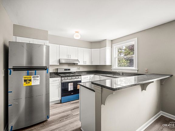 3rd image of 334 Arbor Ave #2