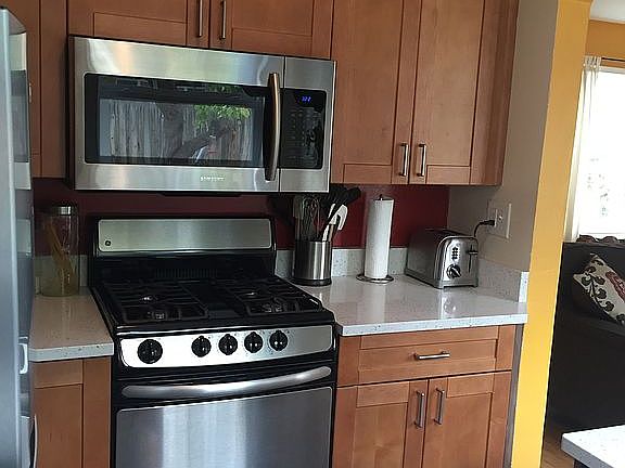 5th image of 1069 E Norris Pl