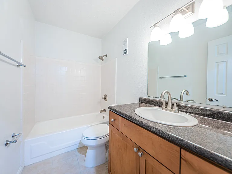 251 Pompano Dr SE #D — Photo 20