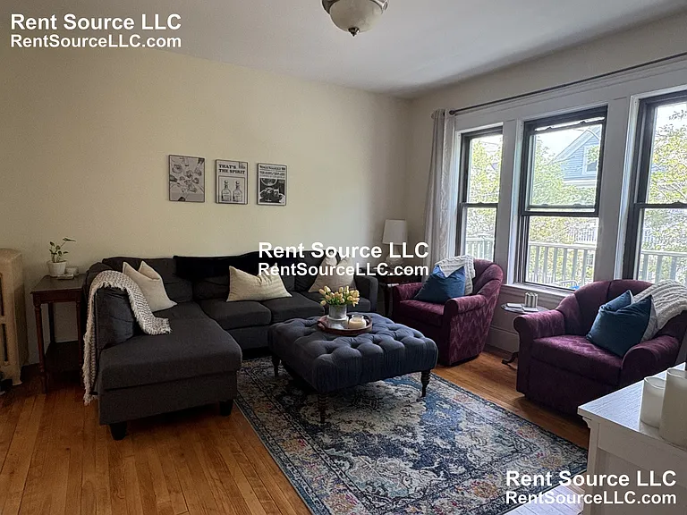 33 Stoughton St — Photo 8