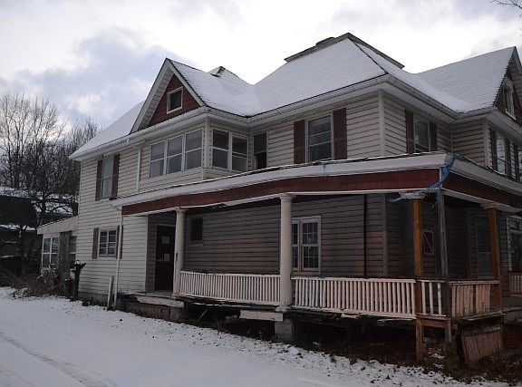 2nd image of 61 Franklin St