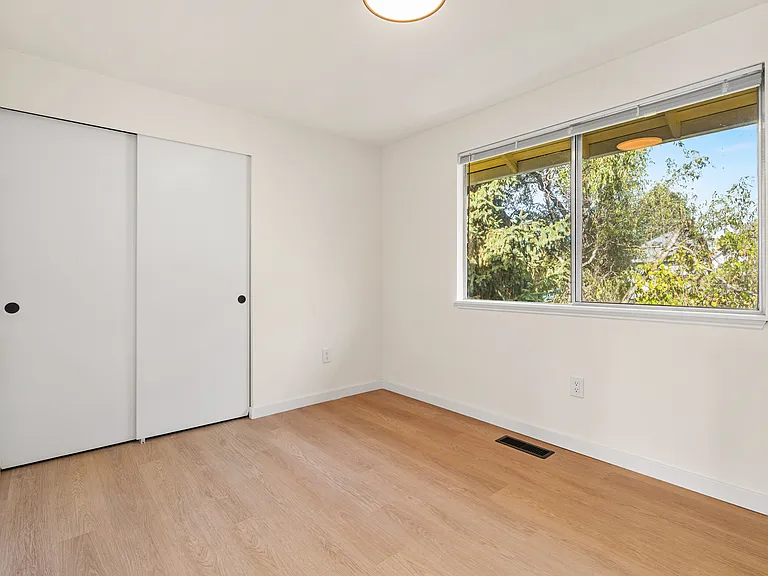 2nd bedroom with double door closet