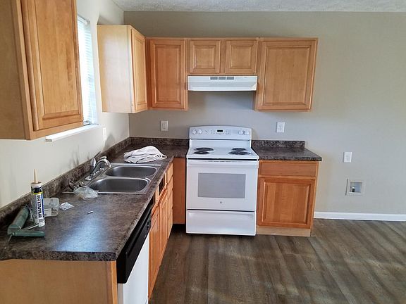 4th image of 605 Privet Dr