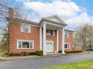 1309 Conway Rd, Lake Forest, IL 60045