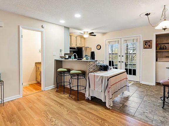 5th image of 185 Eagle Peak Cir #19