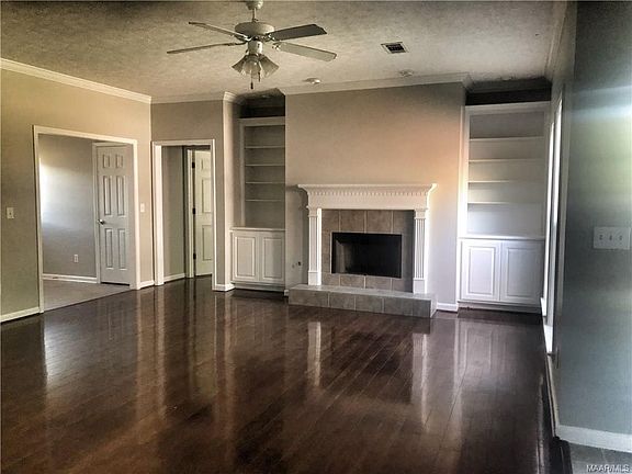 3rd image of 442 Longwood Trl