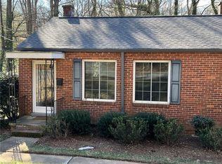 2548I Greenbrier Rd, Winston Salem, NC 27104