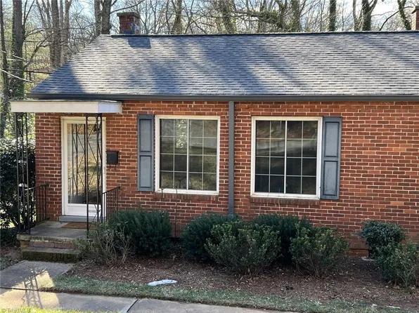 2548I Greenbrier Rd, Winston Salem, NC 27104