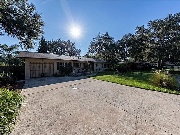 3rd image of 717 Cherokee Cir