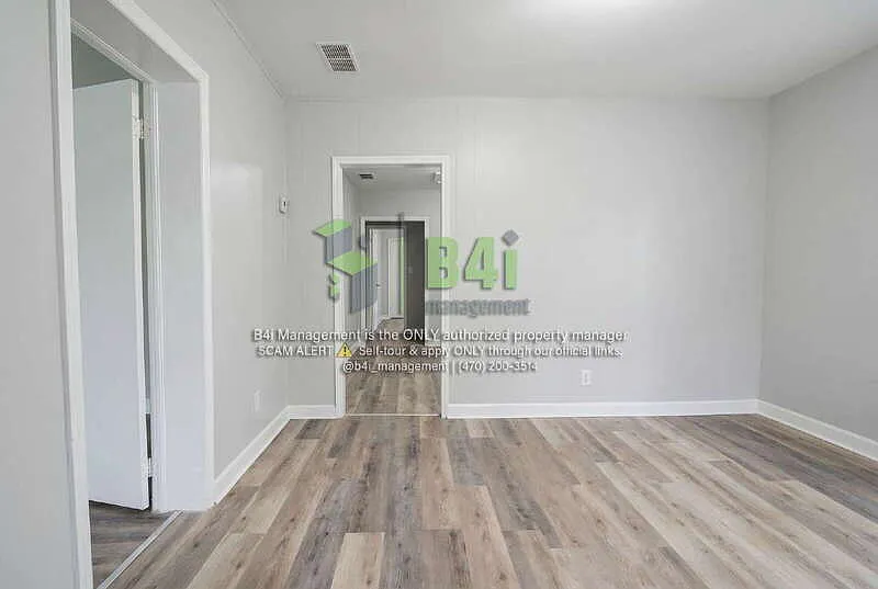 3 bed, 1.0 bath, 1359 sqft, $1,150 — Photo 4
