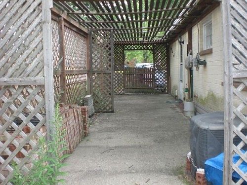 5th image of 6136 Lorimer St