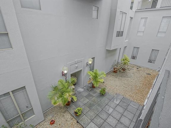 5th image of 330 Julia St APT 309