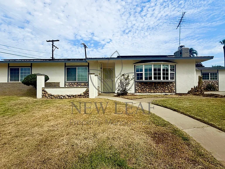 22684 Minona Dr — Photo 4