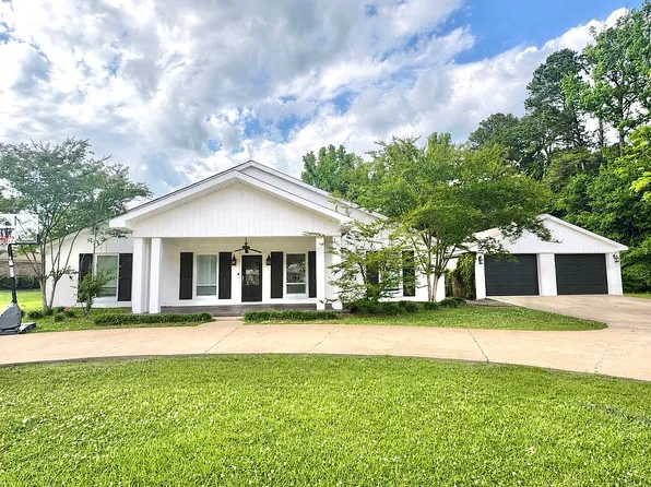 1601 Feemster Lake Rd, Tupelo, MS 38804