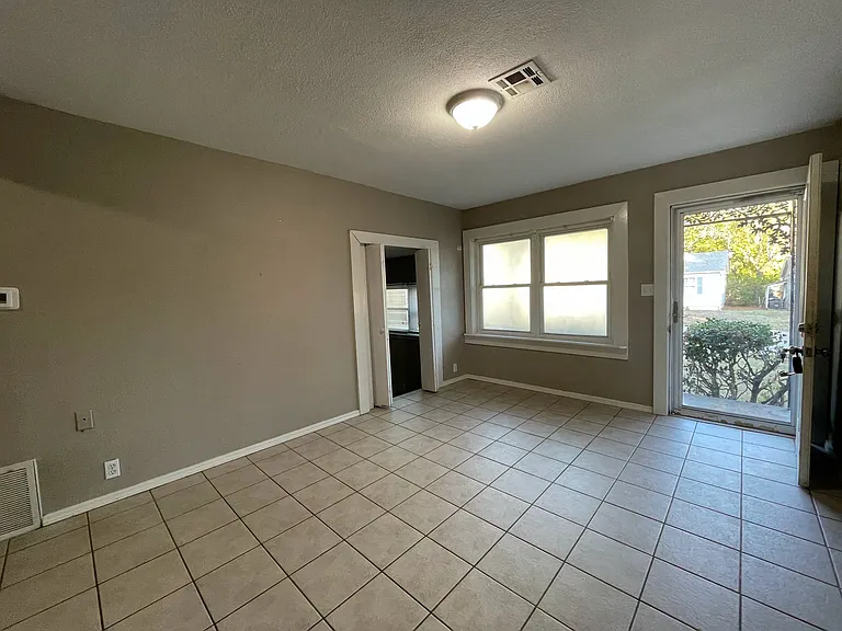 1807 Comanche St NW — Photo 12
