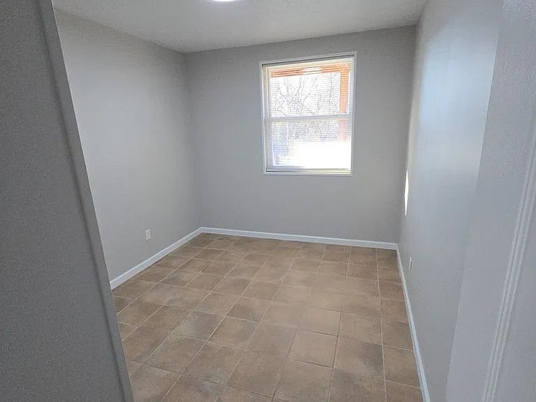 104 Skyline Dr — Photo 16