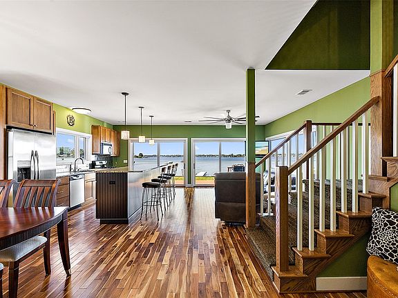 2nd image of 2022 Willow Beach St