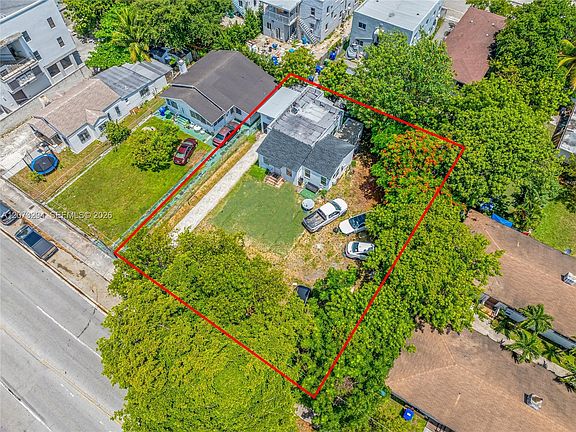 3rd image of 1027 NW 29th St