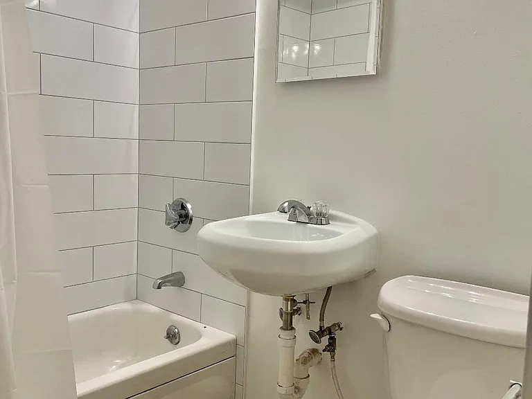 272 Newbury St #3 — Photo 4