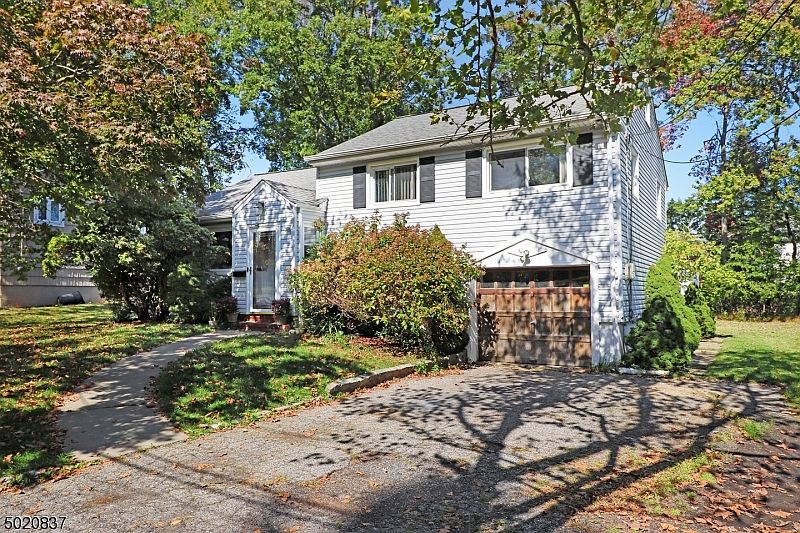 1st image of 52 Bryant Dr