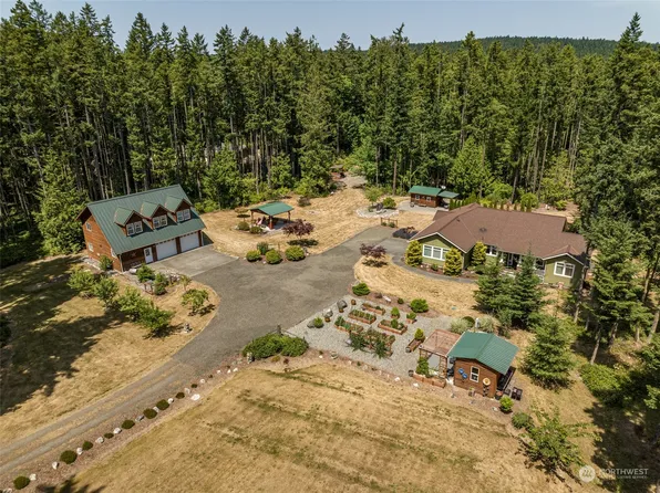 2020 Gardiner Beach Road, Sequim, WA 98382